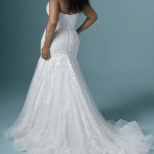 ✨ Maggie Sottero “Lonnie Lynette” Mermaid Wedding Gown – Size 14 ✨